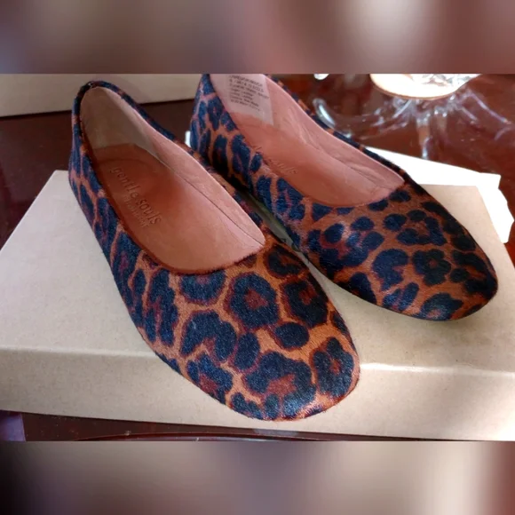 Kenneth Cole Leopard Print Flats - Picture 1 of 6